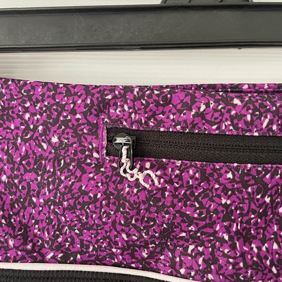 Black and Purple Mid Rise Speed Up Lululemon Shorts Size 8 - Picture 3 of 5